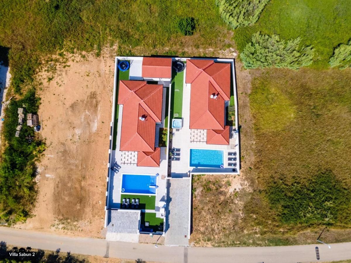 Villas Sabun - Modern House With Heated Pool プリヴラカ エクステリア 写真