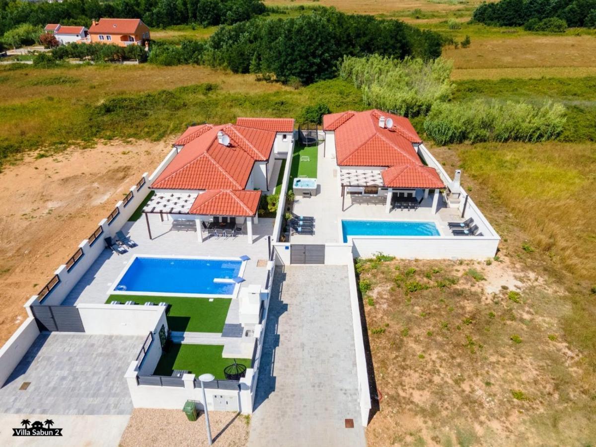 Villas Sabun - Modern House With Heated Pool プリヴラカ エクステリア 写真