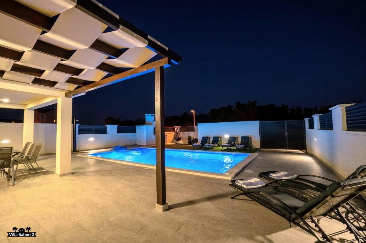 Villas Sabun - Modern House With Heated Pool プリヴラカ エクステリア 写真