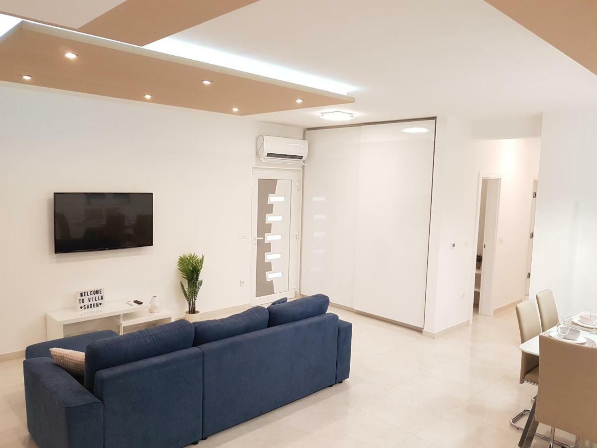 Villas Sabun - Modern House With Heated Pool プリヴラカ エクステリア 写真
